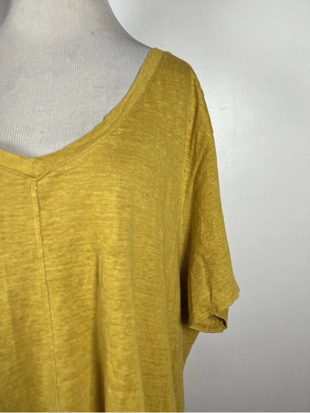Tahari Golden Yellow linen V-Neck, or off the shoulder Top xxl